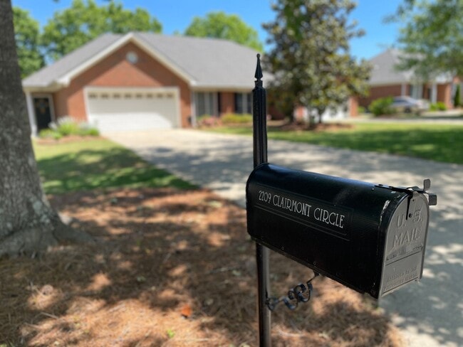 property at 2209 Clairmont Cir