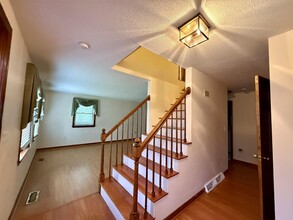 69 Timberline Dr in Nashua, NH - Foto de edificio - Building Photo
