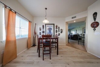 3236 E Chandler Blvd in Phoenix, AZ - Building Photo - Building Photo