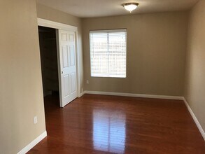 8111 Ipswich Way in Bakersfield, CA - Building Photo - Building Photo