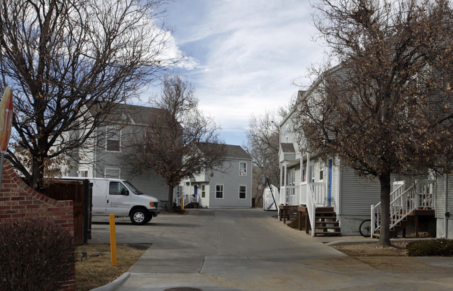 Parkside Village Townhomes in Boulder, CO - Foto de edificio - Building Photo