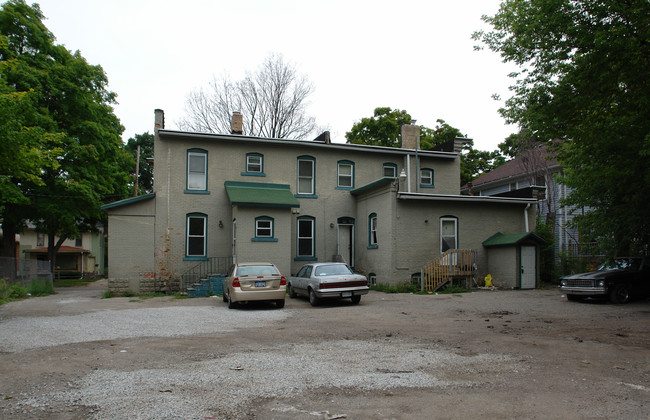 517 W Madison St in Lansing, MI - Foto de edificio - Building Photo