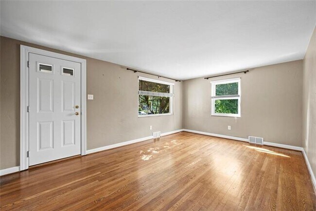 345 Franklin Dr in Pittsburgh, PA - Building Photo - Building Photo