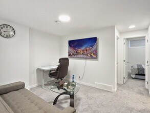 127 Magnolia Dr SE in Calgary, AB - Building Photo - Building Photo