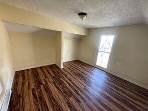 1402 North Ave NE, Unit 2 in Grand Rapids, MI - Building Photo - Building Photo