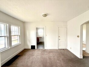 1033 Welton Ave in Akron, OH - Building Photo - Building Photo