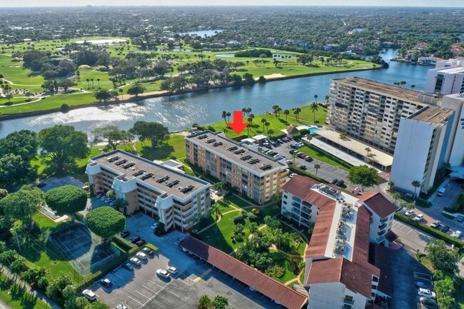 property at 308 Golfview Rd