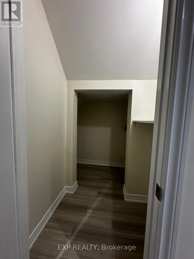 938 Wrenwood Dr in Oshawa, ON - Building Photo - Building Photo