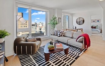 45 Suffolk St in New York, NY - Building Photo - Building Photo