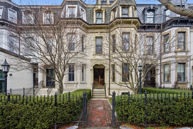 1609 Tremont St, Unit 3 in Boston, MA - Foto de edificio - Building Photo
