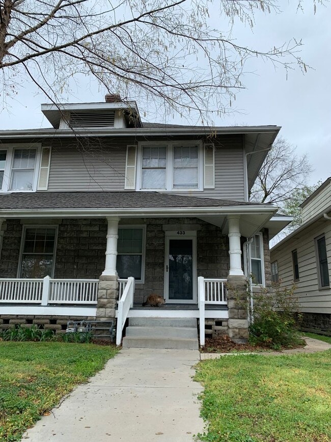 property at 433-435 N Moffet Ave