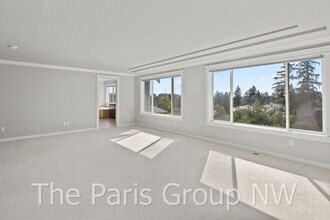 8825 137th Ave SE in Newcastle, WA - Building Photo - Building Photo