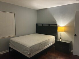 4584 Park St, Unit Room 3 in Jacksonville, FL - Building Photo
