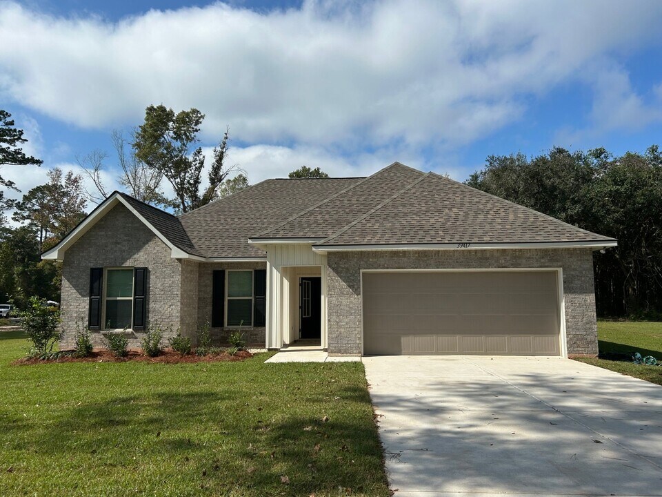 39417 N Bunker Hill Rd in Ponchatoula, LA - Building Photo