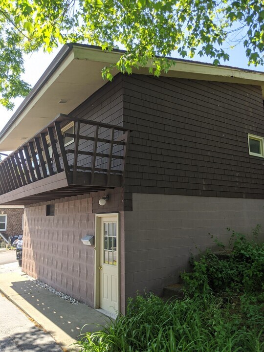 106 Braintree St-Unit -Side in Albany, NY - Foto de edificio
