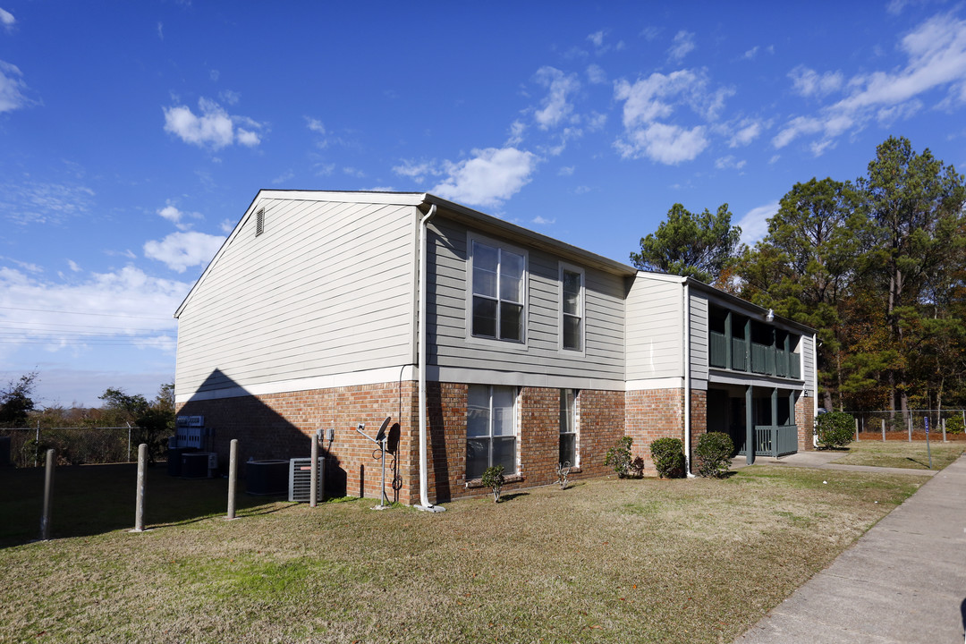 Anton Square in Prichard, AL - Building Photo