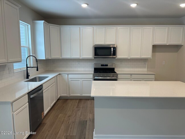 16906 Aiken Rdg Cir in Louisville, KY - Building Photo - Building Photo