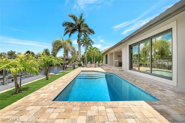 property at 219 Geranium Ct