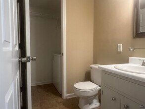 137 N Springs Ct in Macon, GA - Building Photo - Building Photo