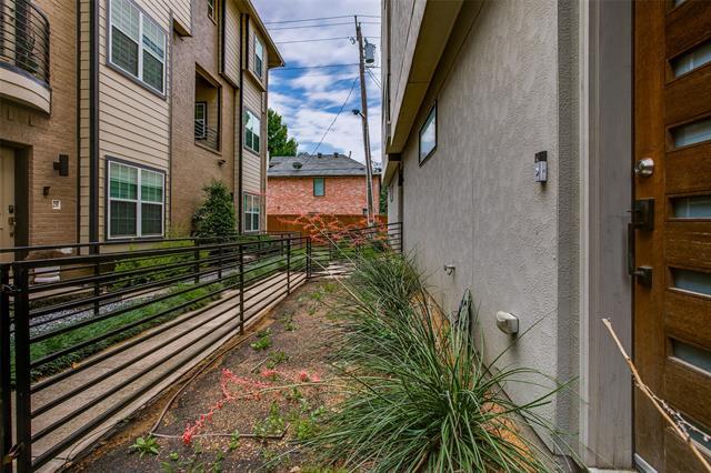 5806 Bryan Pkwy in Dallas, TX - Building Photo - Building Photo