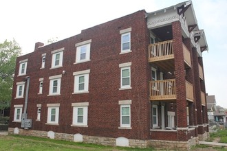 Park Ave Apartments in Kansas City, MO - Building Photo - Building Photo