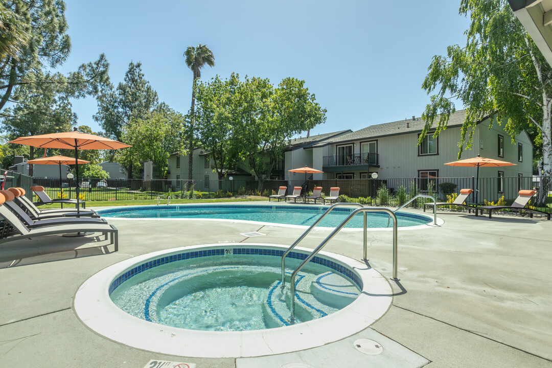 El Macero Apartments in Davis, CA - Building Photo