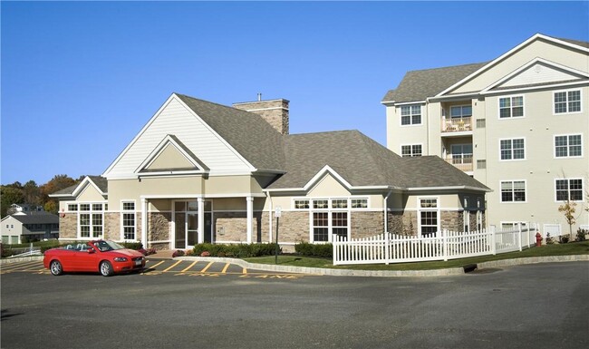 832 Tower Ridge Cir in Middletown, NY - Building Photo - Building Photo