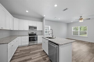 422 N Elliott Ave in Sherman, TX - Building Photo - Building Photo