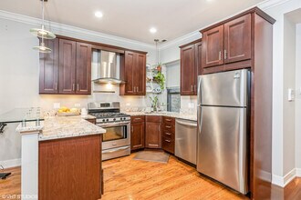 2430 N Geneva Terrace in Chicago, IL - Building Photo - Building Photo