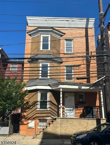 property at 35 Norfolk St
