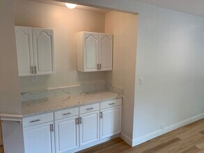 1523 Hopyard Rd in Pleasanton, CA - Foto de edificio - Building Photo