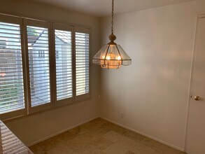 3716 Almendro Way in Camarillo, CA - Building Photo - Building Photo