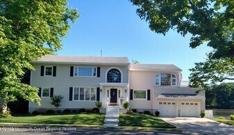 400 Ocean Rd in Spring Lake, NJ - Building Photo