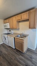 101 S Lockhart St in Manor, TX - Building Photo - Building Photo