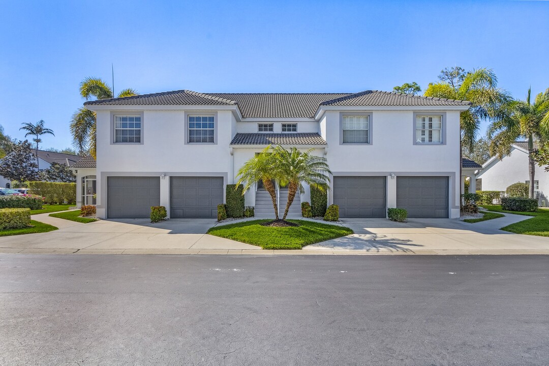 975 Partridge Cir in Naples, FL - Building Photo