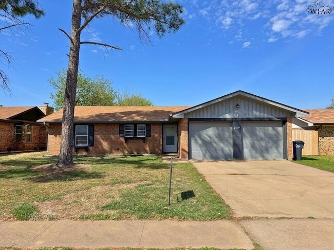 property at 2119 Selma Dr