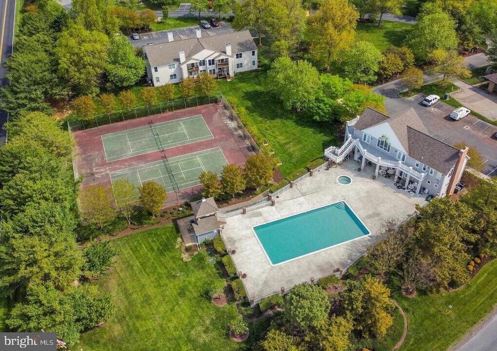 907 Auckland Way in Chester, MD - Building Photo