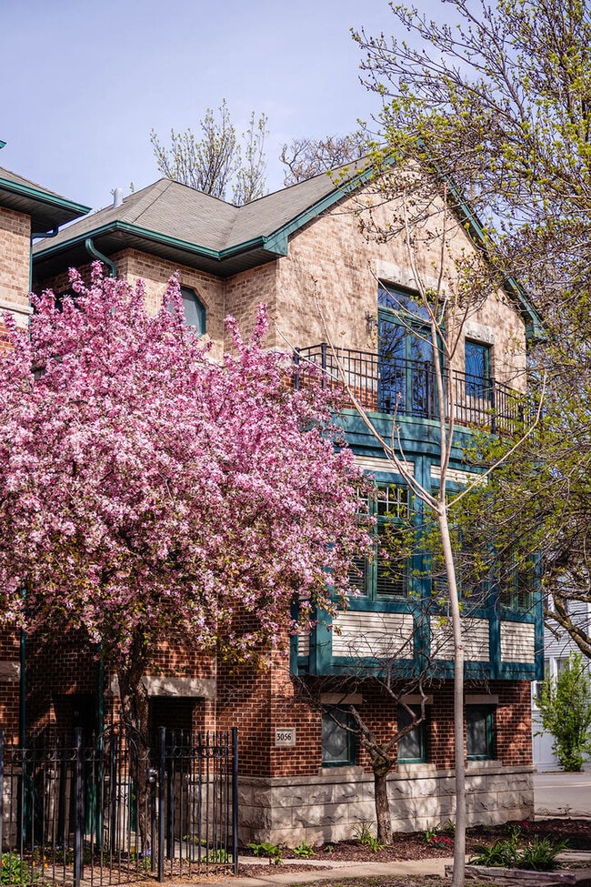 property at 3056 N Paulina St