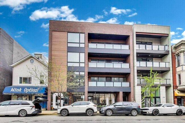 property at 2742 N Lincoln Ave