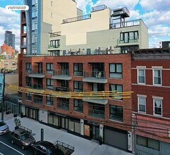 39-04 29th St in Queens, NY - Building Photo - Building Photo