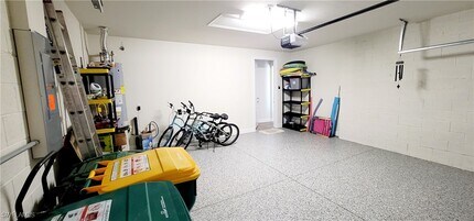 2045 Yellowfin Cir in Naples, FL - Building Photo - Building Photo