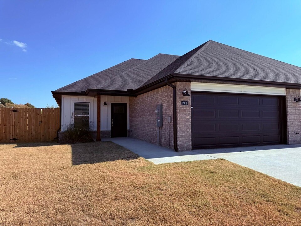 89 E Bottlebrush Bnd in Farmington, AR - Building Photo