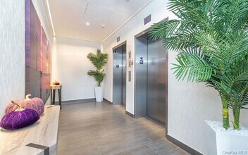 1 Dekalb Ave in White Plains, NY - Building Photo - Building Photo