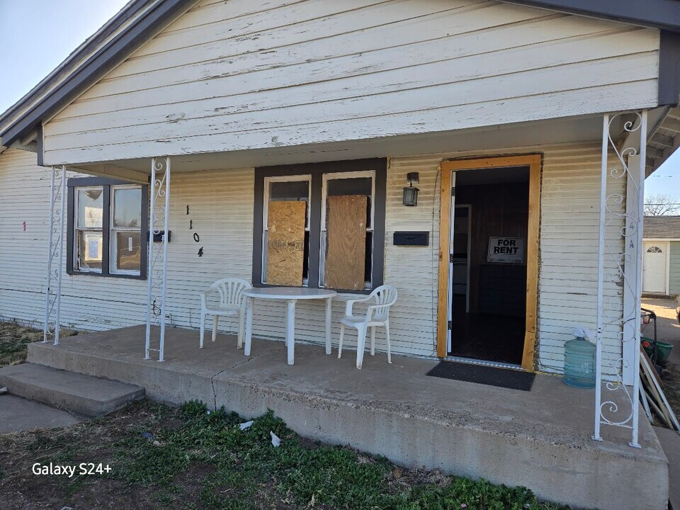 1104 S Western St, Unit B in Amarillo, TX - Building Photo