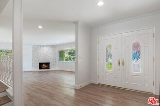 11555 Duque Dr in Los Angeles, CA - Foto de edificio - Building Photo