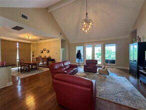 7406 Curly Leaf Cove in Austin, TX - Building Photo - Building Photo