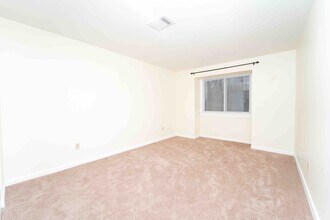 176 Maple Ave, Unit 3-34 in Rutland, MA - Foto de edificio - Building Photo