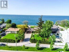8 Lakeshore Dr in Hamilton, ON - Building Photo - Building Photo