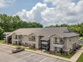 Cambridge Place Apartments in Pine Bluff, AR - Building Photo - Building Photo