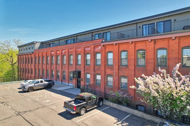 234 S Main St in Middletown, CT - Building Photo - Building Photo